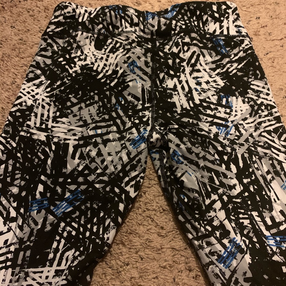 Work out capris 💙 - Picture 2 of 5